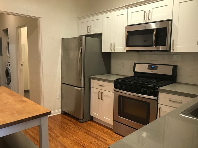 Foto del edificio - 1453 S Canfield Ave
