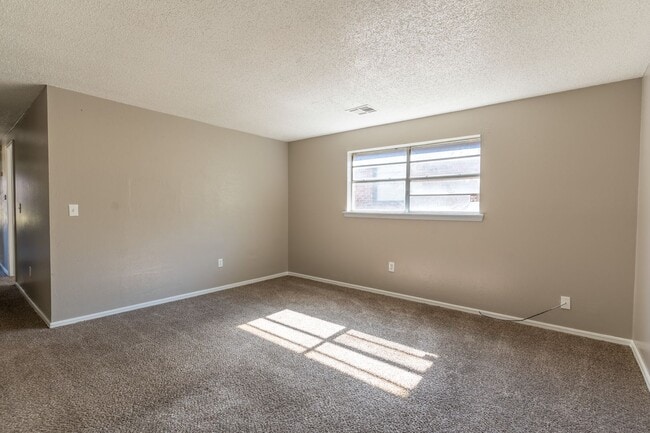 Building Photo - 1521 Marydale Ave