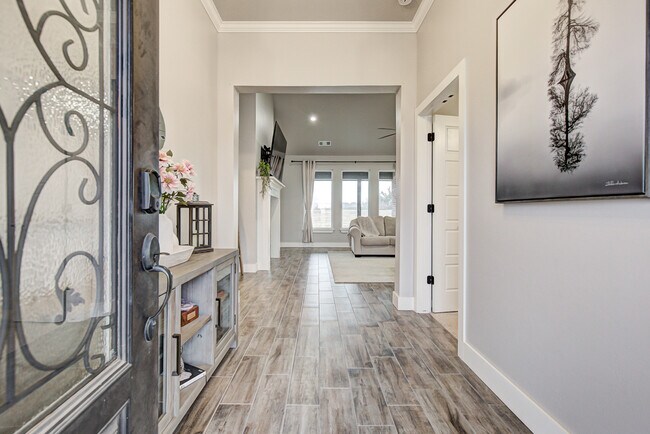 Foto del edificio - 7044 Chestnut Ln