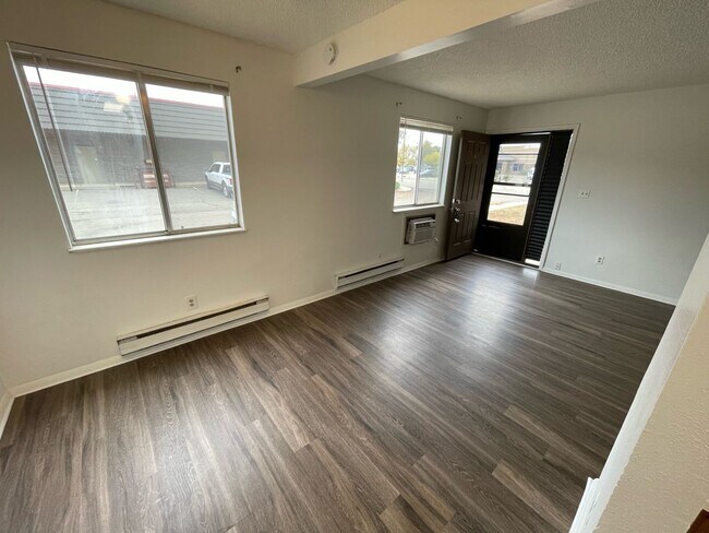 Building Photo - Newly Renovated 2 Bedroom with Attached Ga...