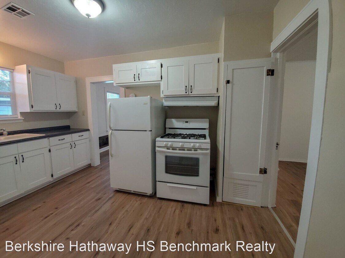 Primary Photo - 3 br, 1 bath House - 512 W Wallace St
