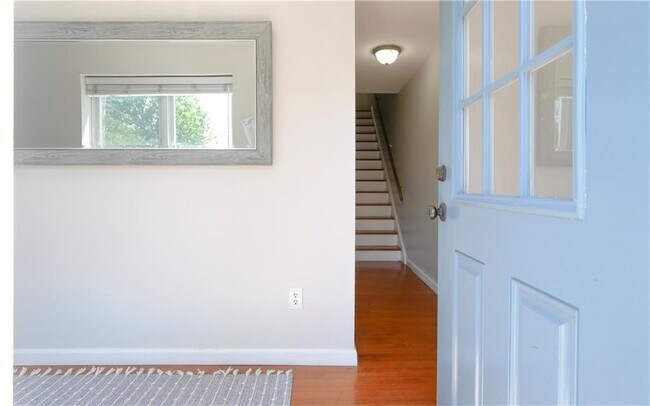 Building Photo - 5-15 Underwood Ct