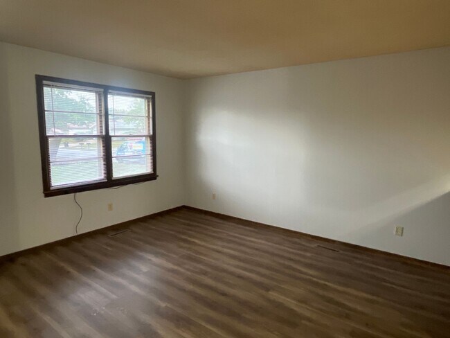 Building Photo - 1051 S Lexington Ave
