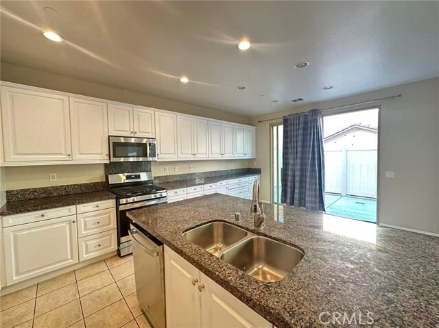 Building Photo - 14546 Hillsdale St