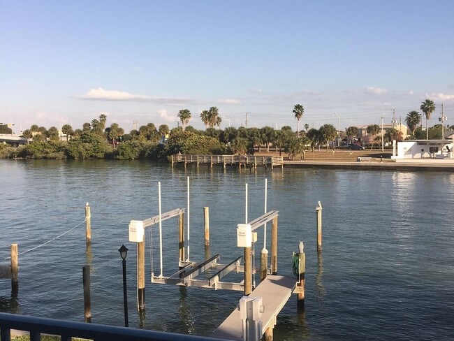 Building Photo - 345 Medallion Blvd