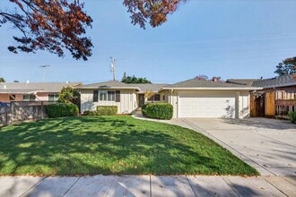 Building Photo - 5234 Howes Ln