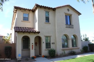 Building Photo - 3457 S Swan Dr