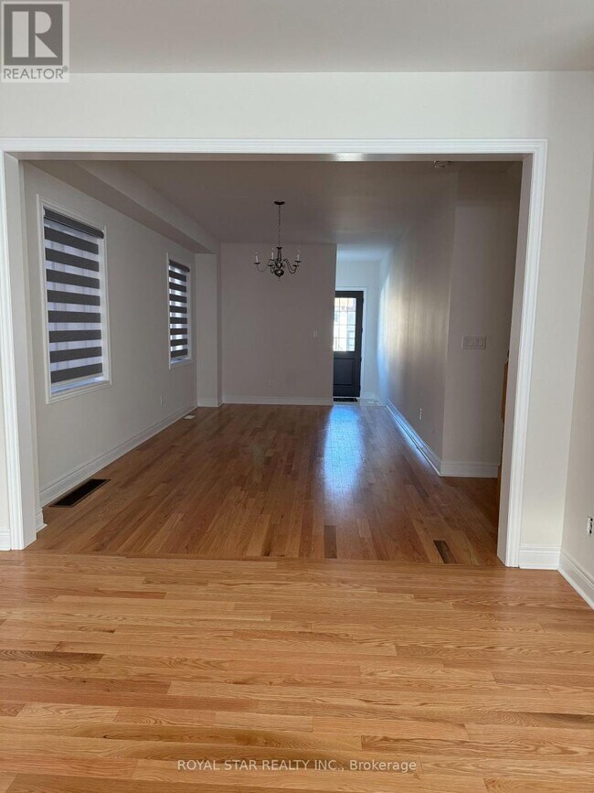 Photo du bâtiment - 80 Claremont Dr