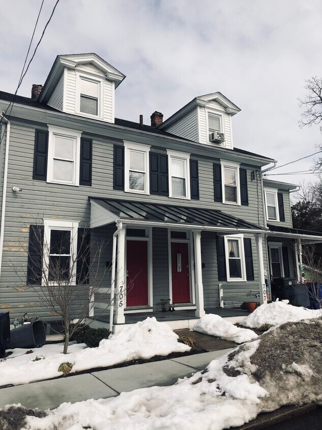 Primary Photo - 705 Beech St