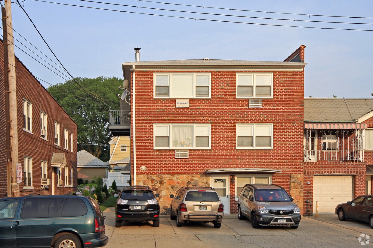 Foto del edificio - 6126 164th St