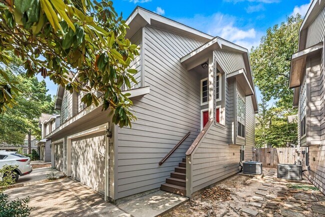 Building Photo - 222 Blushwood Pl