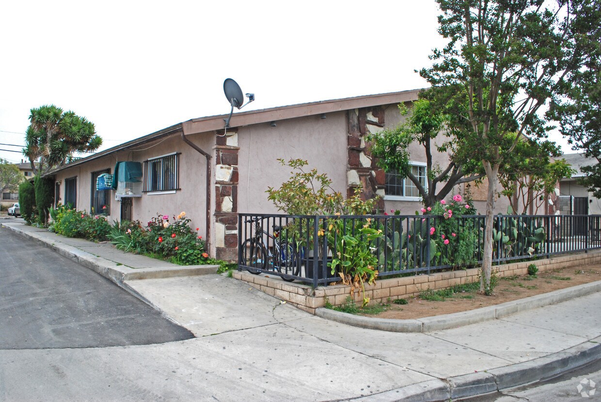 Building Photo - Oakview III