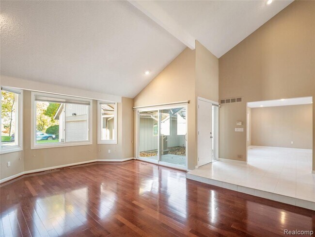 Foto del edificio - 1835 Golf Ridge Dr