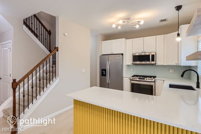 Building Photo - 5 br, 3 bath House - 3201 Mcever Woods Tra...