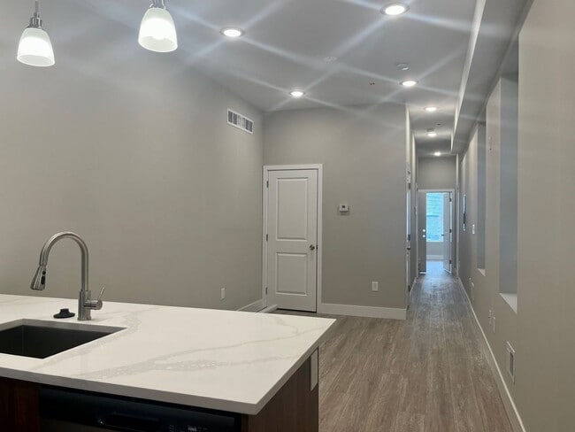 Building Photo - 1333 Snyder