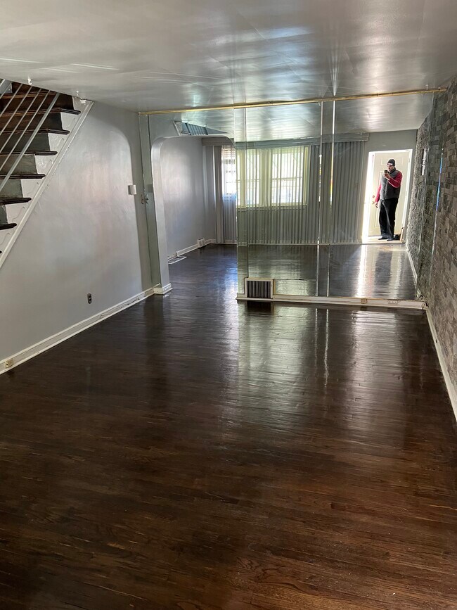 Foto del edificio - 8563 Fayette St