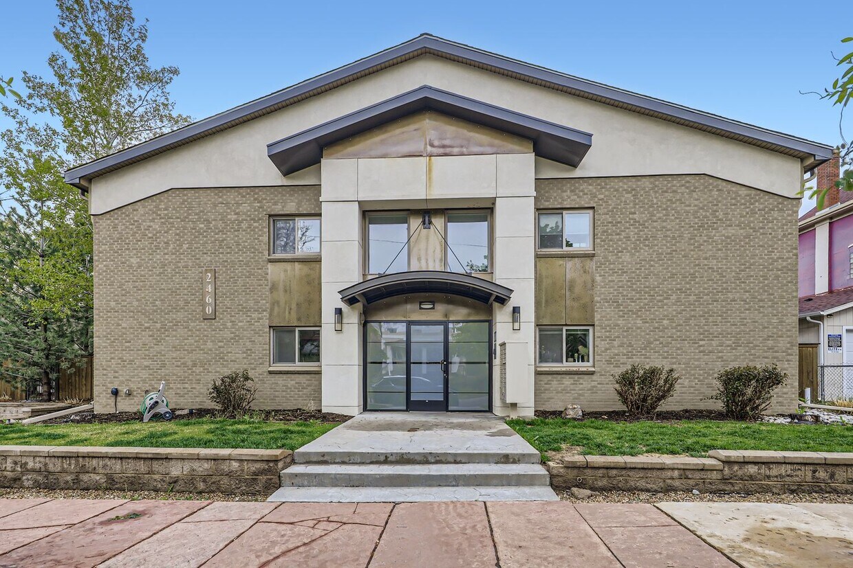 Foto principal - 2460 W Caithness Pl