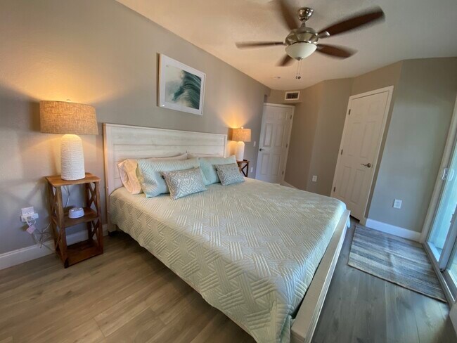 Building Photo - 14061 Marguerite Dr