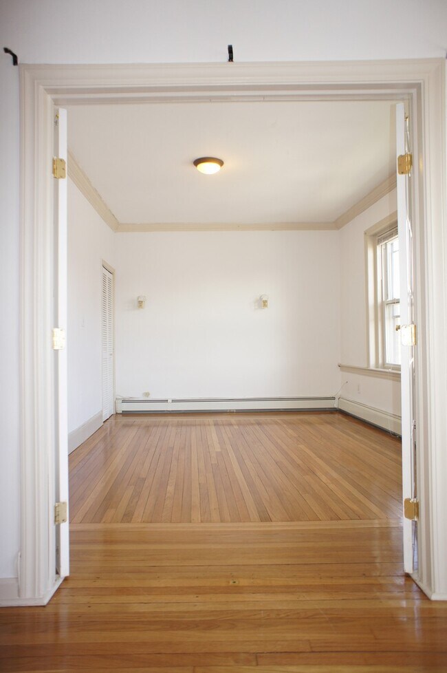 Building Photo - 1661 Commonwealth Ave