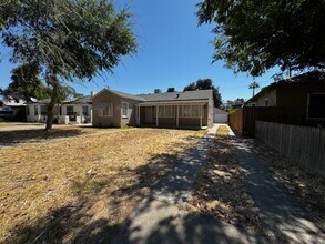 Building Photo - 1106 N Fruit Ave
