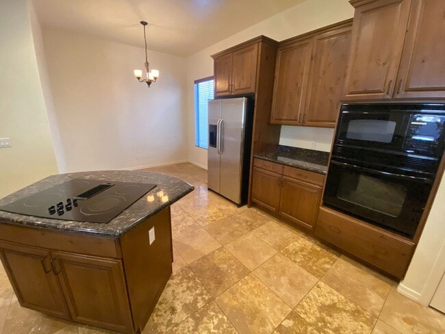 Building Photo - HOUSE - FIRECLIFF -  COMMUNITY POOL