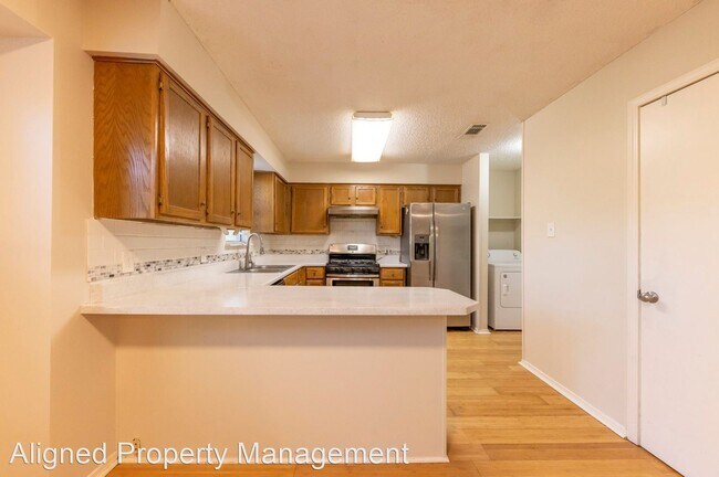 Foto del edificio - 4 br, 2 bath House - 1715 Calgary Trail