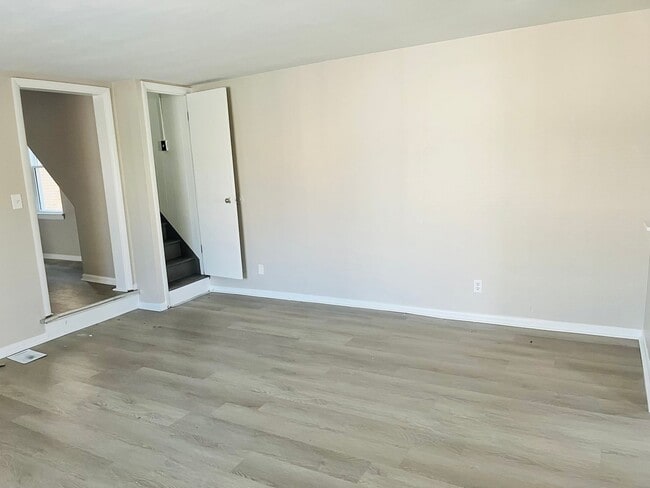 Building Photo - 1409 Tinsbury St