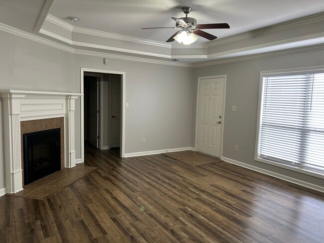 Foto del edificio - 267 Creek View Dr