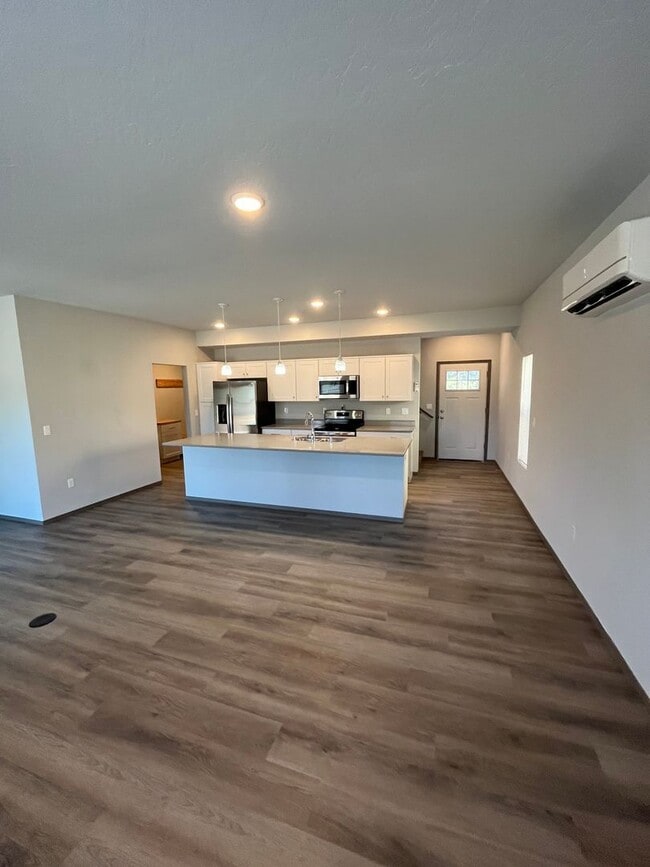 Foto del edificio - 1306/1308 E Farwell