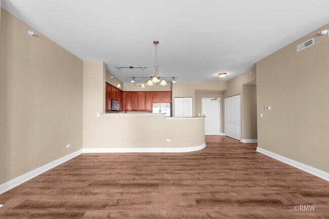 Building Photo - 2 Itasca Rd