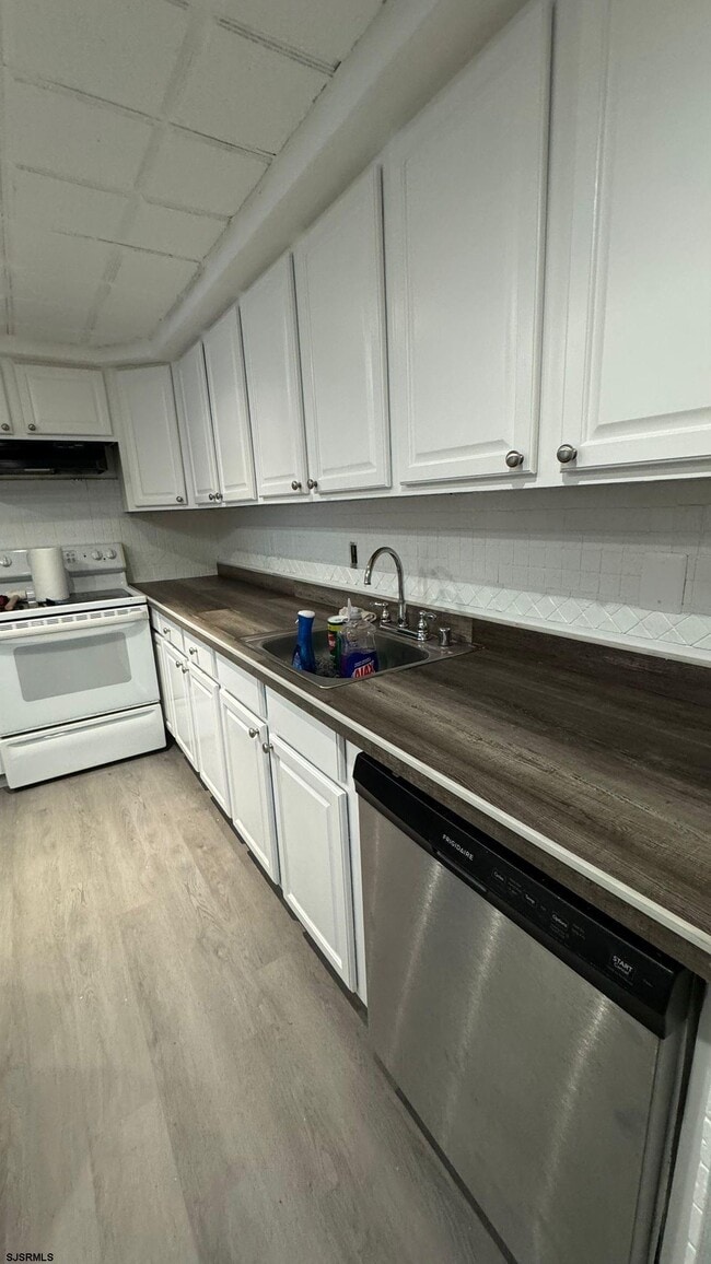 Building Photo - 2711 Evergreen Ct