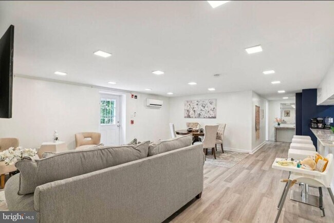 Foto del edificio - 311 Old Rodgers Rd