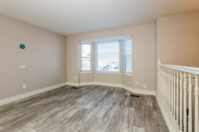 Foto del edificio - 4901 Banquet Ave