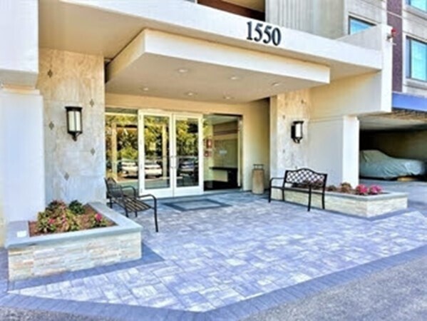 Foto del edificio - 1550 Worcester Rd