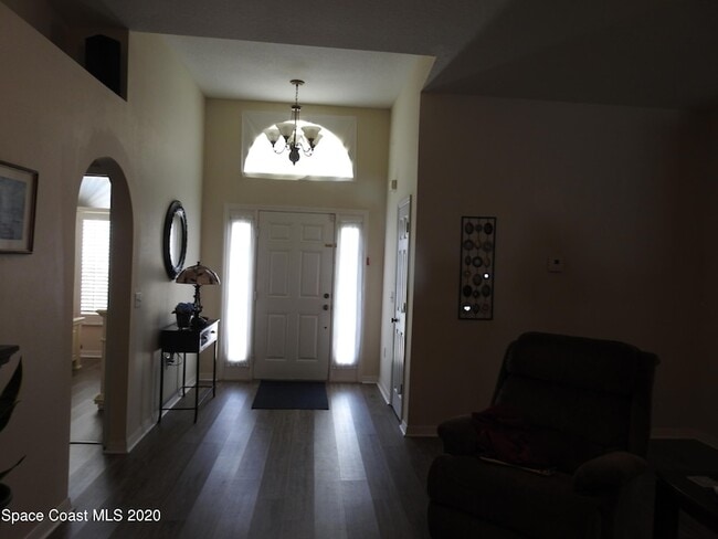 Building Photo - 1664 La Maderia Dr