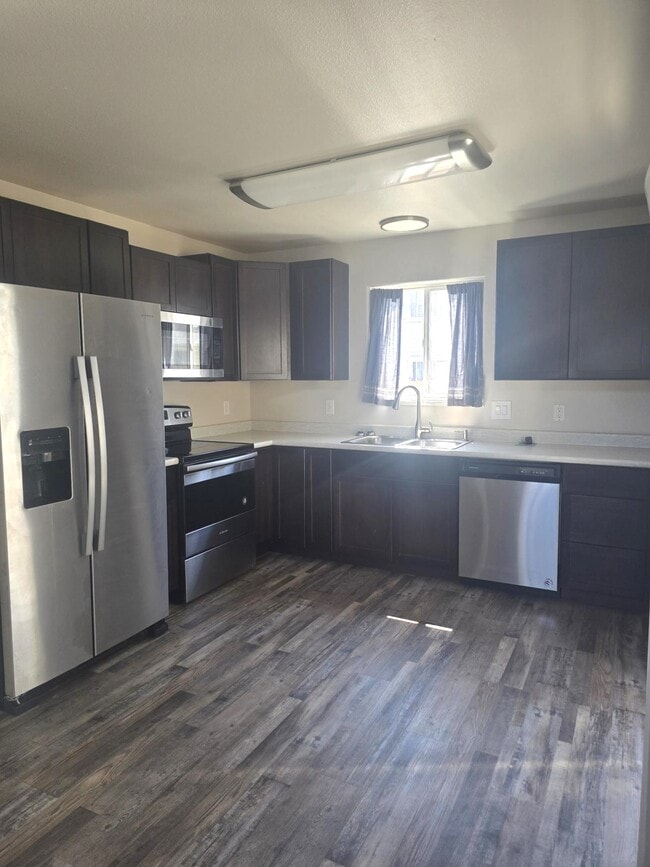 Foto del edificio - 2943 Bunting Ave