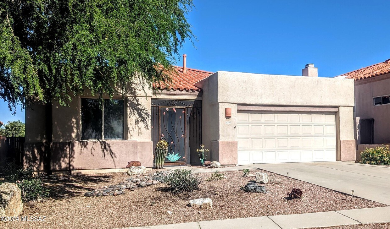 Primary Photo - 5245 N Sterling Springs Dr