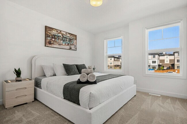 Building Photo - 2231-2281 81 St S W