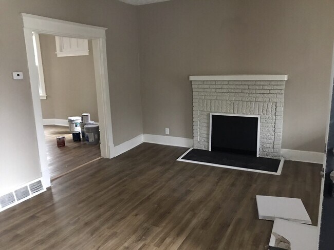 Building Photo - 610 Orient Ave