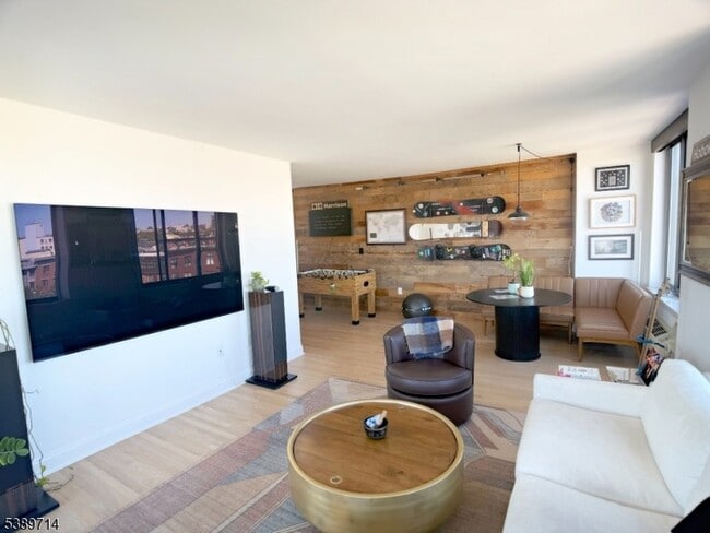 Building Photo - 415 Newark St.