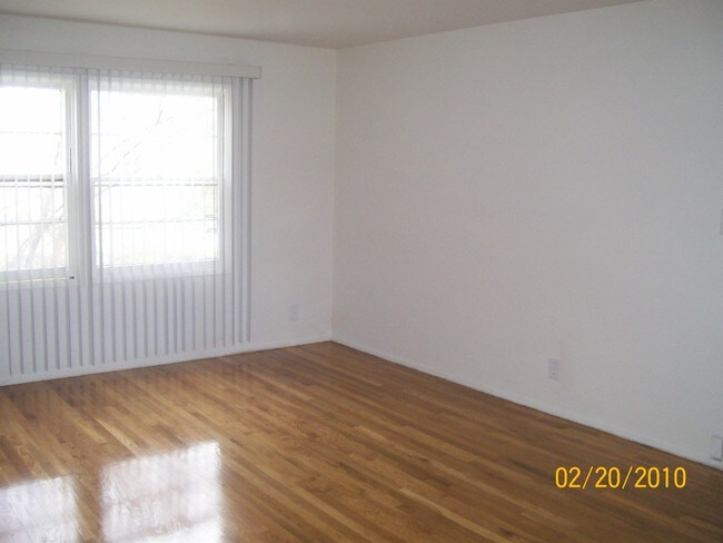 Foto del edificio - 2457 Silver Lake Blvd