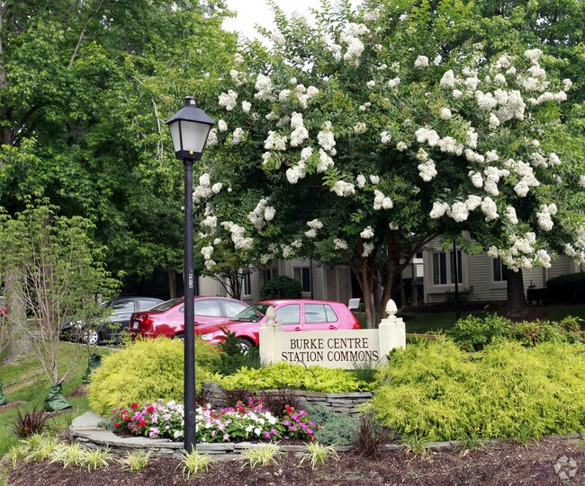Burke Centre Station Commons Apartments in Burke, VA