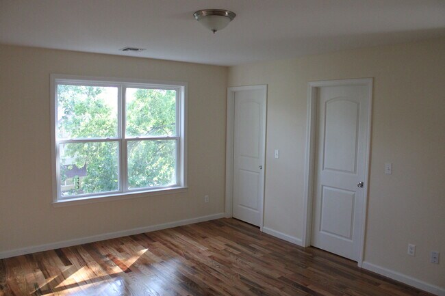 Building Photo - 848 Lafayette St