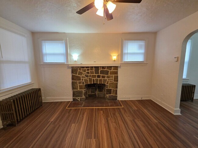 Foto del edificio - Efficacy apartment for rent in Clariton Pa
