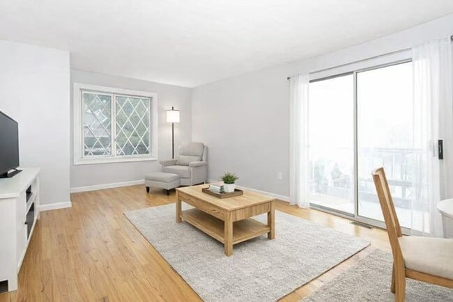 Foto del edificio - 198 Cohasset St