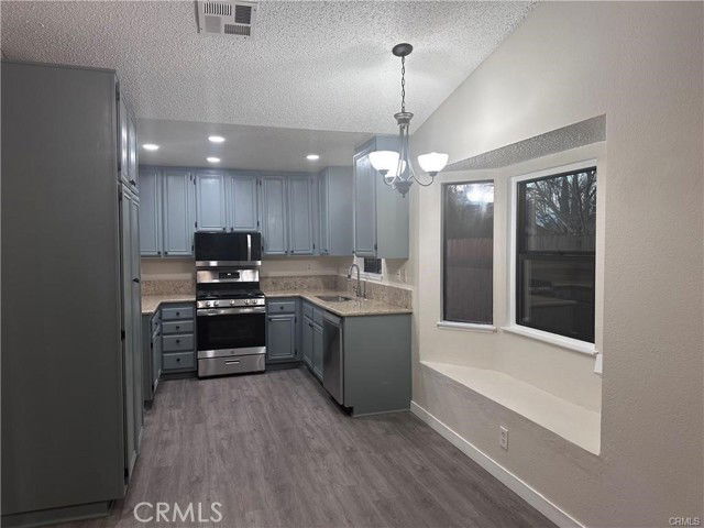 Foto del edificio - 44026 Fine St