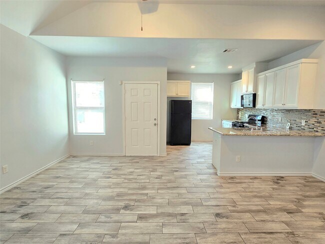 Foto del edificio - 4410 Larkspur St