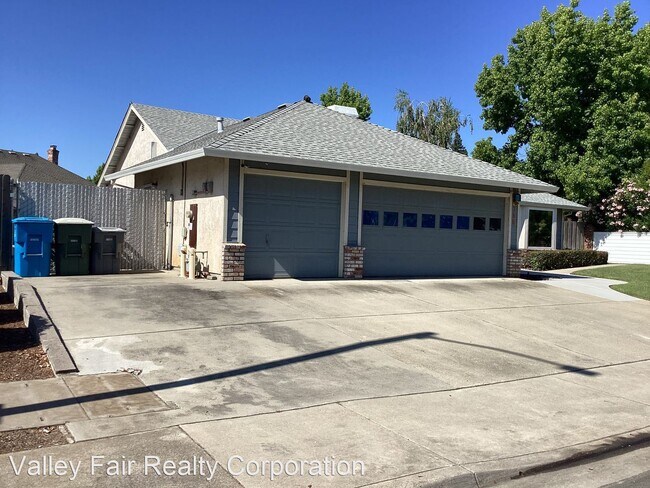 Building Photo - 4 br, 2 bath House - 790 Teesdale Rd