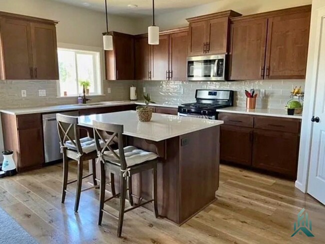 Building Photo - Pet-friendly 4 bedroom, 2.5 bathroom Home in Adair Village