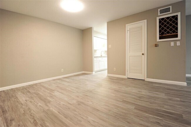 Foto del edificio - 9700 Leawood Blvd